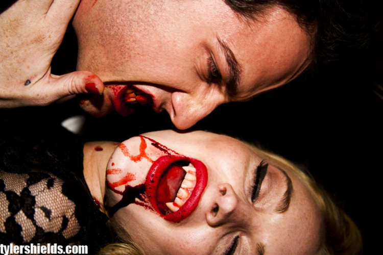lindsay lohan vampire pics. Lindsay Lohan Makes One